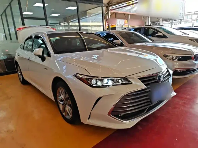 Toyota Avalon — Фото автомобиля 3