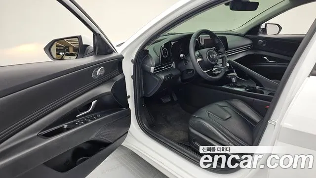 Hyundai AVANTE Avante (CN7) — Фото автомобиля 10