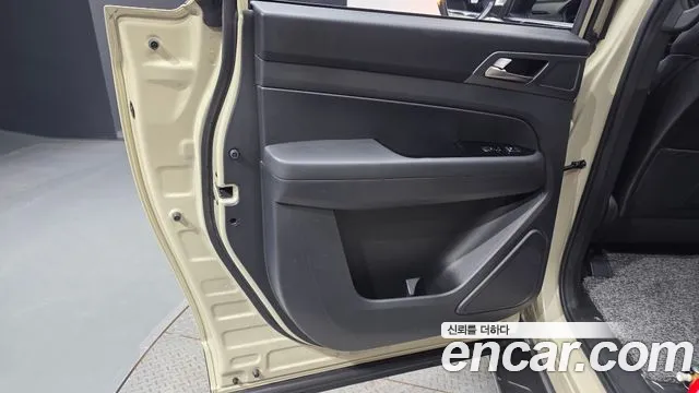 KG_Mobility_Ssangyong Rexton Новый Rexton Sport Khan Дизель 2.2 4WD — Фото автомобиля 25