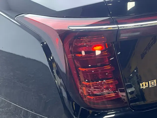 Hongqi H9 — Фото автомобиля 12