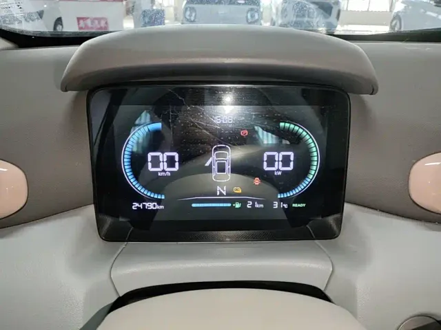 Leapmotor T03 — Фото автомобиля 11