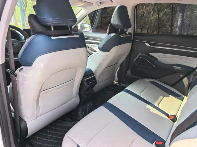 Geely Emgrand — Фото автомобиля 6