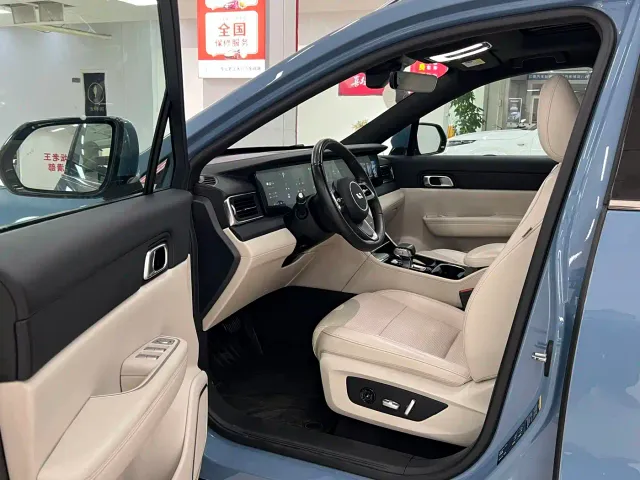 Li Auto ONE — Фото автомобиля 4