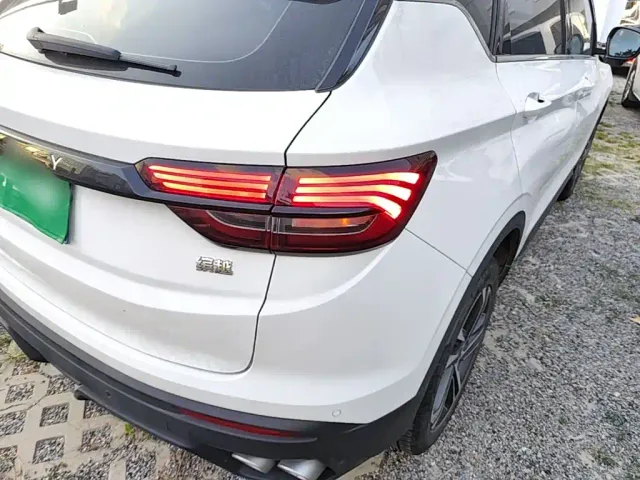 Geely Binyue — Фото автомобиля 7