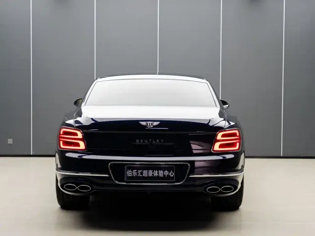 Bentley Flying Spur — Фото автомобиля 7