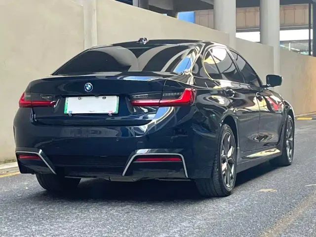 BMW i3 — Фото автомобиля 5