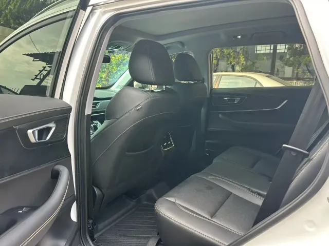 Chery Tiggo 8 — Фото автомобиля 6