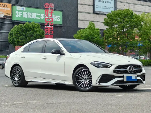 Mercedes-Benz C-Class — Фото автомобиля 3