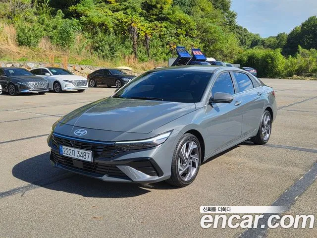 Hyundai Avante CN7 — Фото автомобиля 2