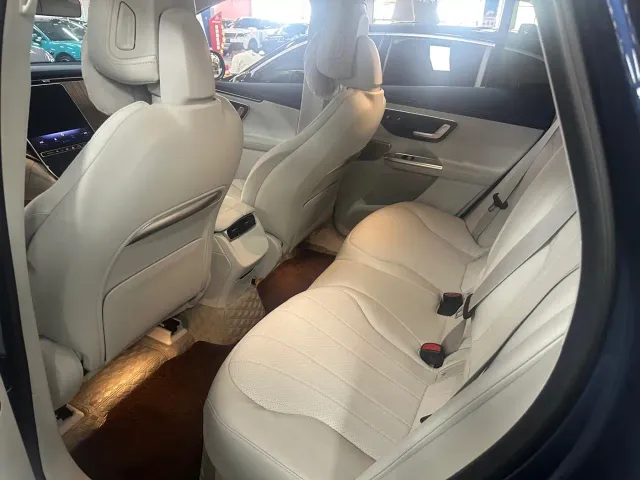 Mercedes-Benz EQE SUV — Фото автомобиля 5