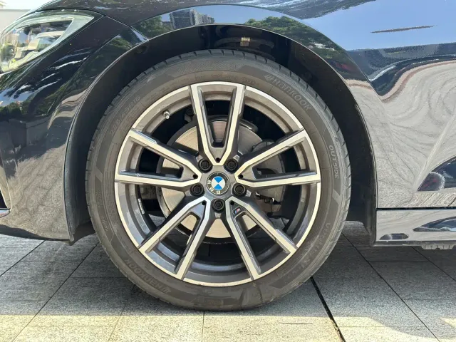BMW 3 Series — Фото автомобиля 16