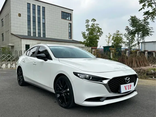 Mazda Axela — Фото автомобиля 3