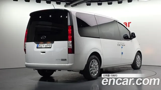 Hyundai Staria — Фото автомобиля 2