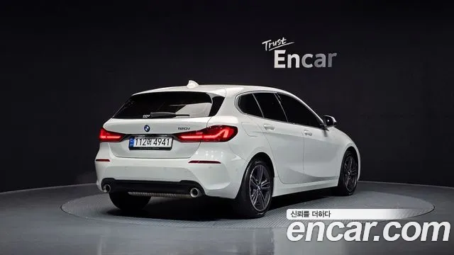 BMW 1 Series F40 — Фото автомобиля 2