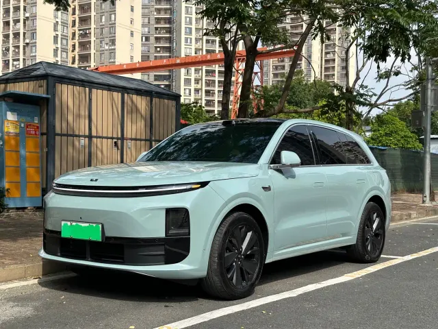 Фотография автомобиля — Li Auto L6