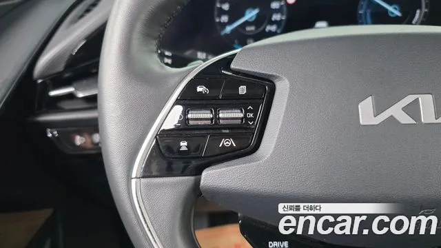 Kia Niro — Фото автомобиля 21
