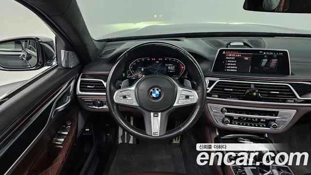 BMW 7-Series — Фото автомобиля 13