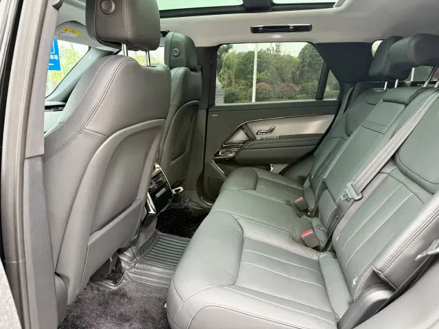 Land Rover Range Rover Sport — Фото автомобиля 11