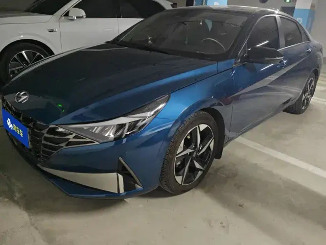 Фотография автомобиля — Hyundai Elantra