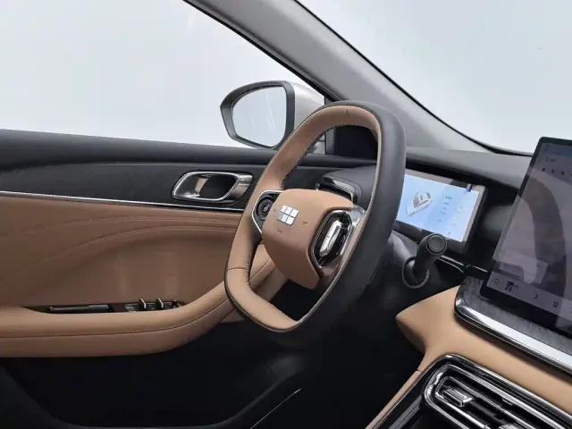 Geely Galaxy Stellar 6 — Фото автомобиля 22