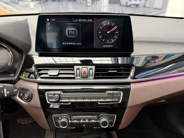 BMW X1 — Фото автомобиля 5