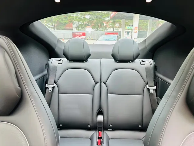 Tesla Model Y L — Фото автомобиля 13