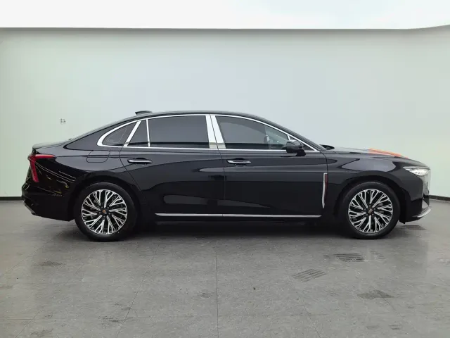 Hongqi H5 — Фото автомобиля 10