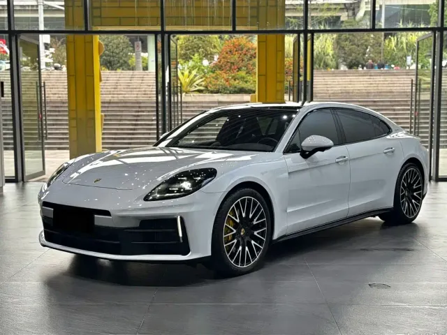Фотография автомобиля — Porsche Panamera
