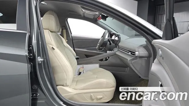 Hyundai Avante CN7 — Фото автомобиля 16
