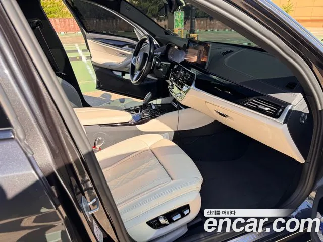 BMW 5 Series G30 — Фото автомобиля 13