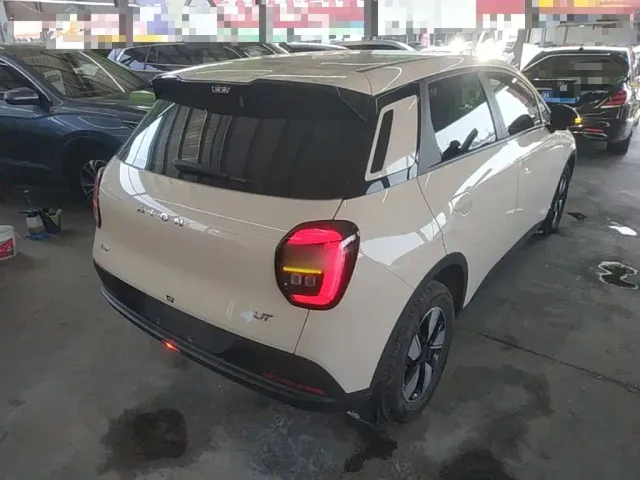 GAC Aion UT — Фото автомобиля 6
