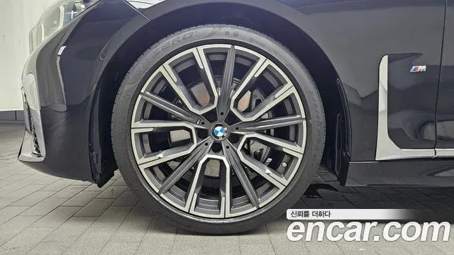 BMW 7-Series — Фото автомобиля 5