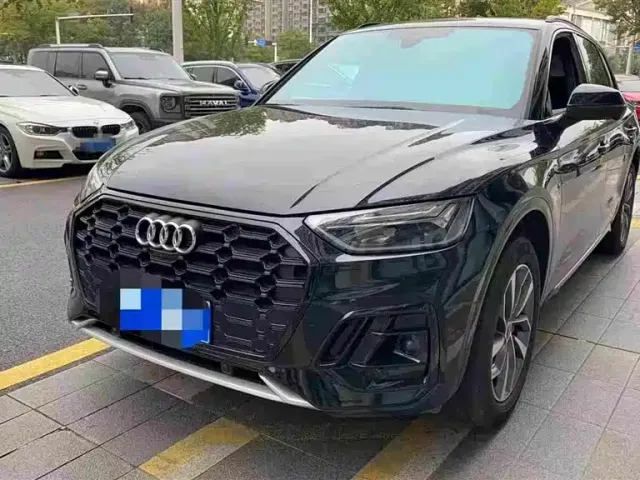 Фотография автомобиля — Audi Q5L