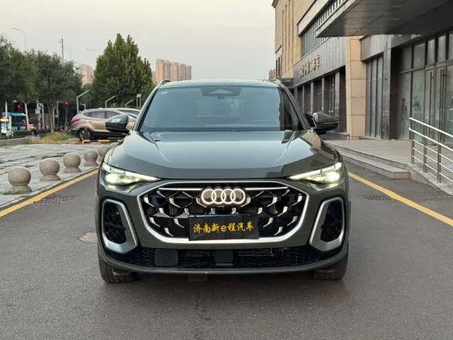 Audi Q5L — Фото автомобиля 2