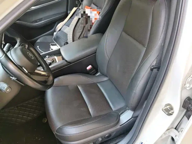 Mazda Axela — Фото автомобиля 14