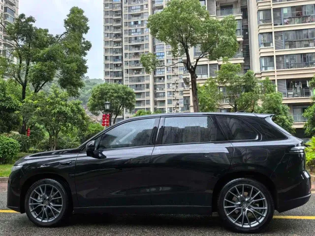 Leapmotor C10 — Фото автомобиля 13