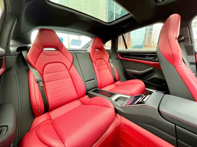 Porsche Panamera — Фото автомобиля 12