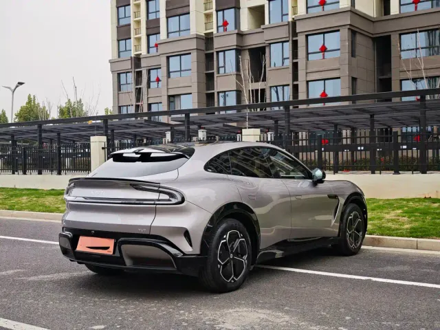 Xiaomi YU7 — Фото автомобиля 6