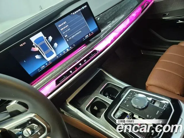 BMW 7-Series 7 серия (G70) 740i xDrive M Sport — Фото автомобиля 10