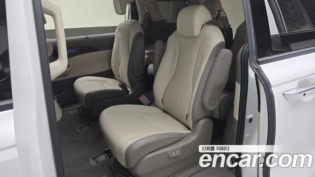 Kia Canival Carnival 4 поколение Дизель 9 мест Signature — Фото автомобиля 12