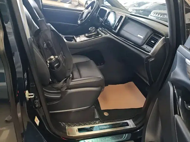 GAC Trumpchi M8 — Фото автомобиля 24
