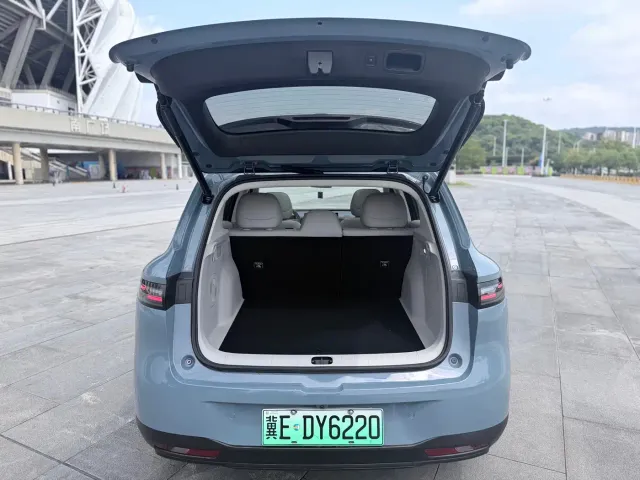 Leapmotor B10 — Фото автомобиля 10