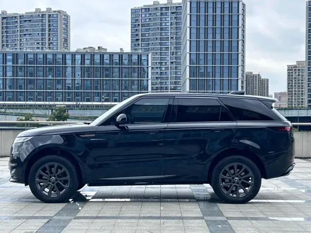 Land Rover Range Rover Sport — Фото автомобиля 4
