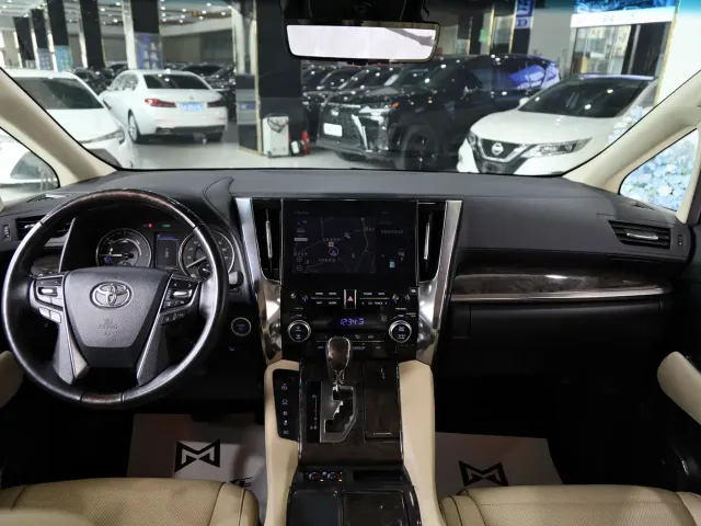 Toyota Vellfire — Фото автомобиля 15