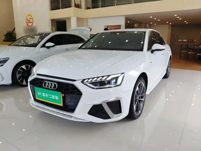 Фотография автомобиля — Audi A4L