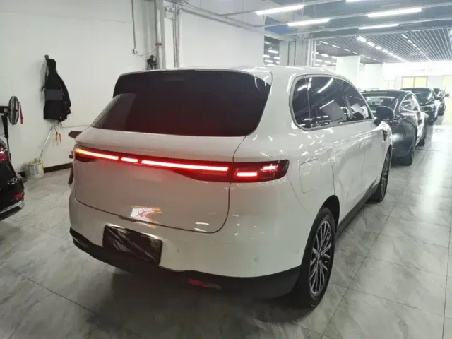 Leapmotor B10 — Фото автомобиля 6