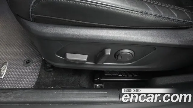 Hyundai Tucson Tucson (NX4) Бензин 1.6 турбо 2WD — Фото автомобиля 28