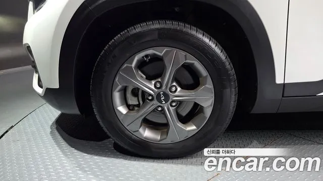 Kia Seltos — Фото автомобиля 5