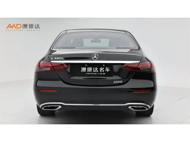 Mercedes-Benz E-Class — Фото автомобиля 4
