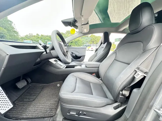 Tesla Model 3 — Фото автомобиля 14